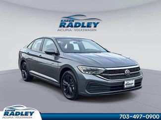 Certified 2024 Volkswagen Jetta SE w/ Panoramic Sunroof Package video 1