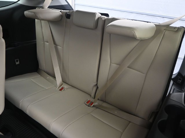 Used 2025 Toyota Highlander XLE FWD image 14