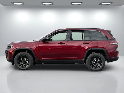 New 2026 Jeep Grand Cherokee Altitude image 3