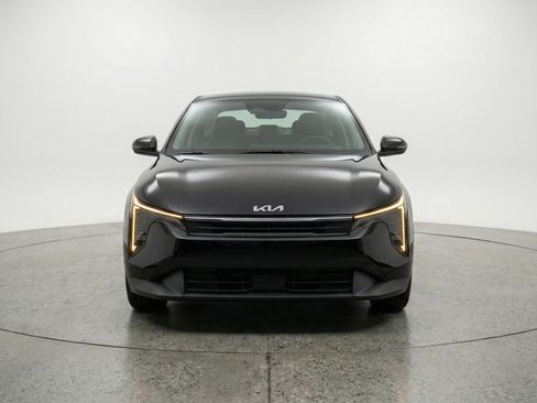 Used 2025 Kia K4 FWD image 2