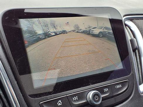 Used 2018 Chevrolet Malibu LT image 14