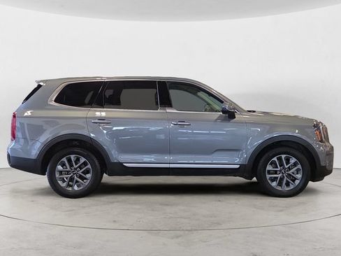 Used 2024 Kia Telluride LX AWD/4WD image 4