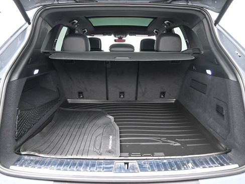 Used 2024 Porsche Cayenne image 30