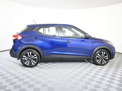 Used 2018 Nissan Kicks SV FWD image 7