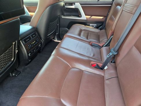Used 2017 Toyota Land Cruiser w/ Four Season Floor Mat Package AWD/4WD image 20