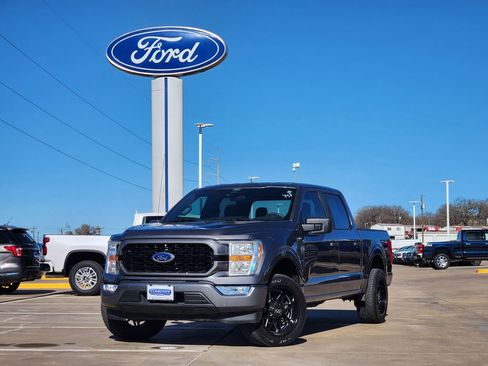Used 2021 Ford F150 XL w/ STX Appearance Package image 3