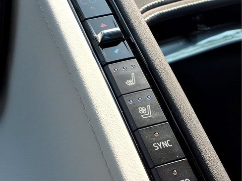 Certified 2020 Chevrolet Corvette Stingray Preferred Cpe w/ 2LT Preferred Equipment Group RWD image 5