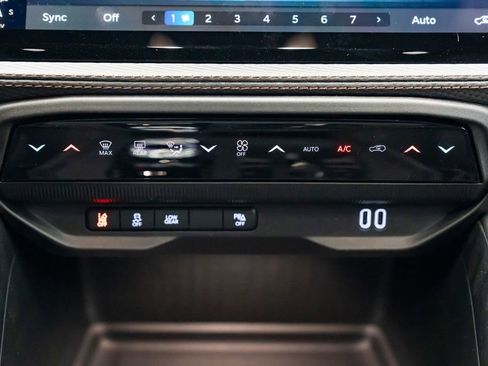 New 2026 Jeep Cherokee Limited AWD/4WD image 12