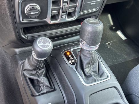 New 2026 Jeep Gladiator Sport image 17