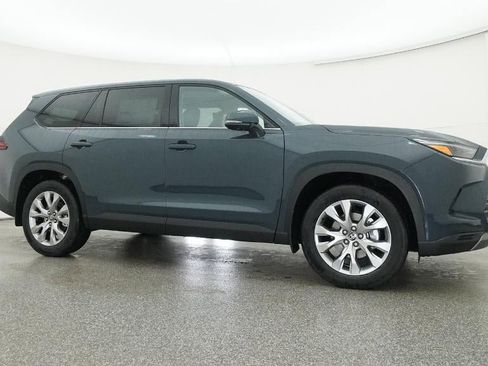 New 2026 Toyota Grand Highlander Limited image 28