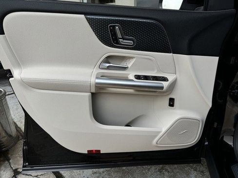 Certified 2025 Mercedes-Benz GLA 250 image 17