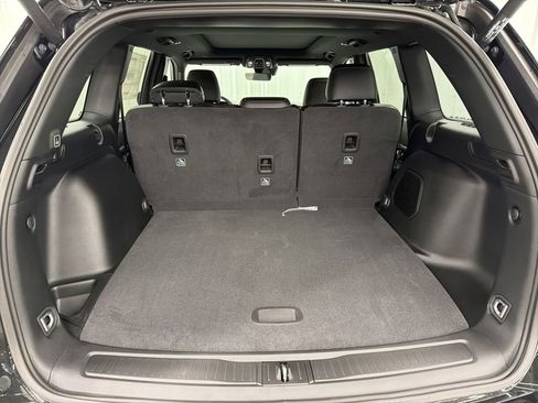 New 2026 Jeep Grand Cherokee Limited RWD image 7