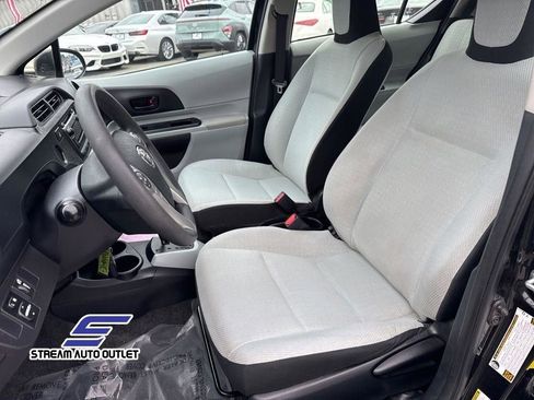 Used 2012 Toyota Prius C Four image 12