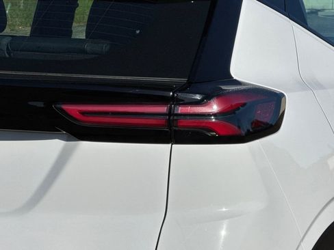 Certified 2023 Chevrolet Bolt EUV LT w/ Convenience Package image 33