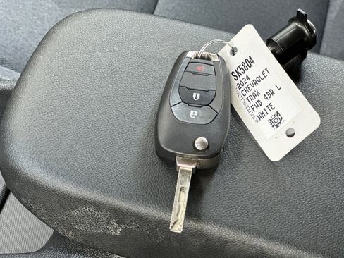 Used 2024 Chevrolet Trax LS FWD image 30