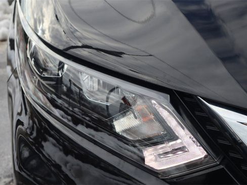 Certified 2021 Nissan Rogue Sport SV image 10