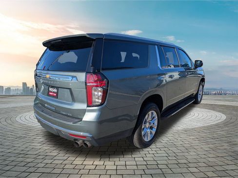 Used 2023 Chevrolet Suburban Premier image 6