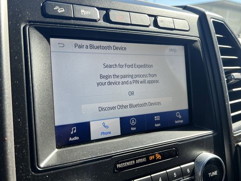 Used 2021 Ford Expedition Limited AWD/4WD image 19