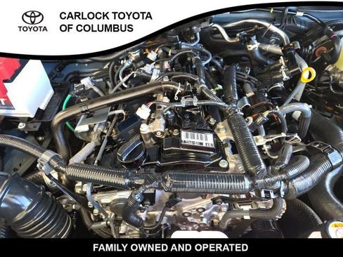 Used 2025 Toyota 4Runner SR5 AWD/4WD image 21