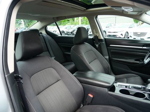 Used 2021 Nissan Altima 2.5 SV w/ SV Premium Package FWD image 17