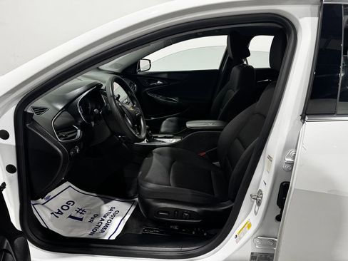 Used 2021 Chevrolet Malibu LT image 11