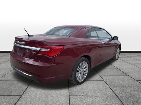 Used 2011 Chrysler 200 Limited FWD image 5