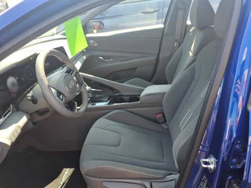 Used 2024 Hyundai Elantra SEL w/ Convenience Package FWD image 7