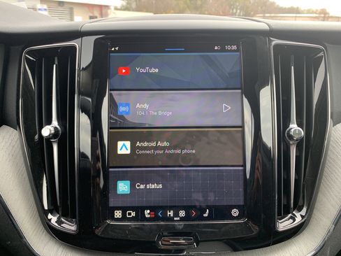 Used 2025 Volvo XC60 B5 Plus image 29