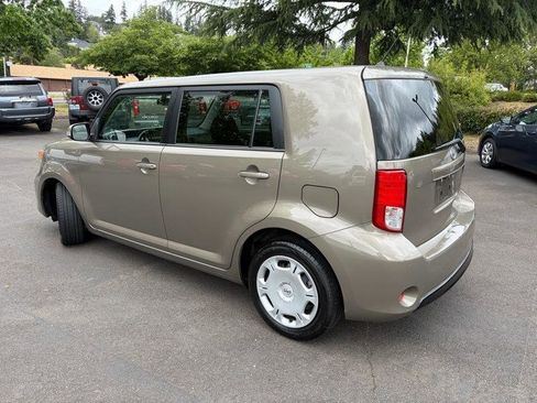Used 2013 Scion xB FWD image 5