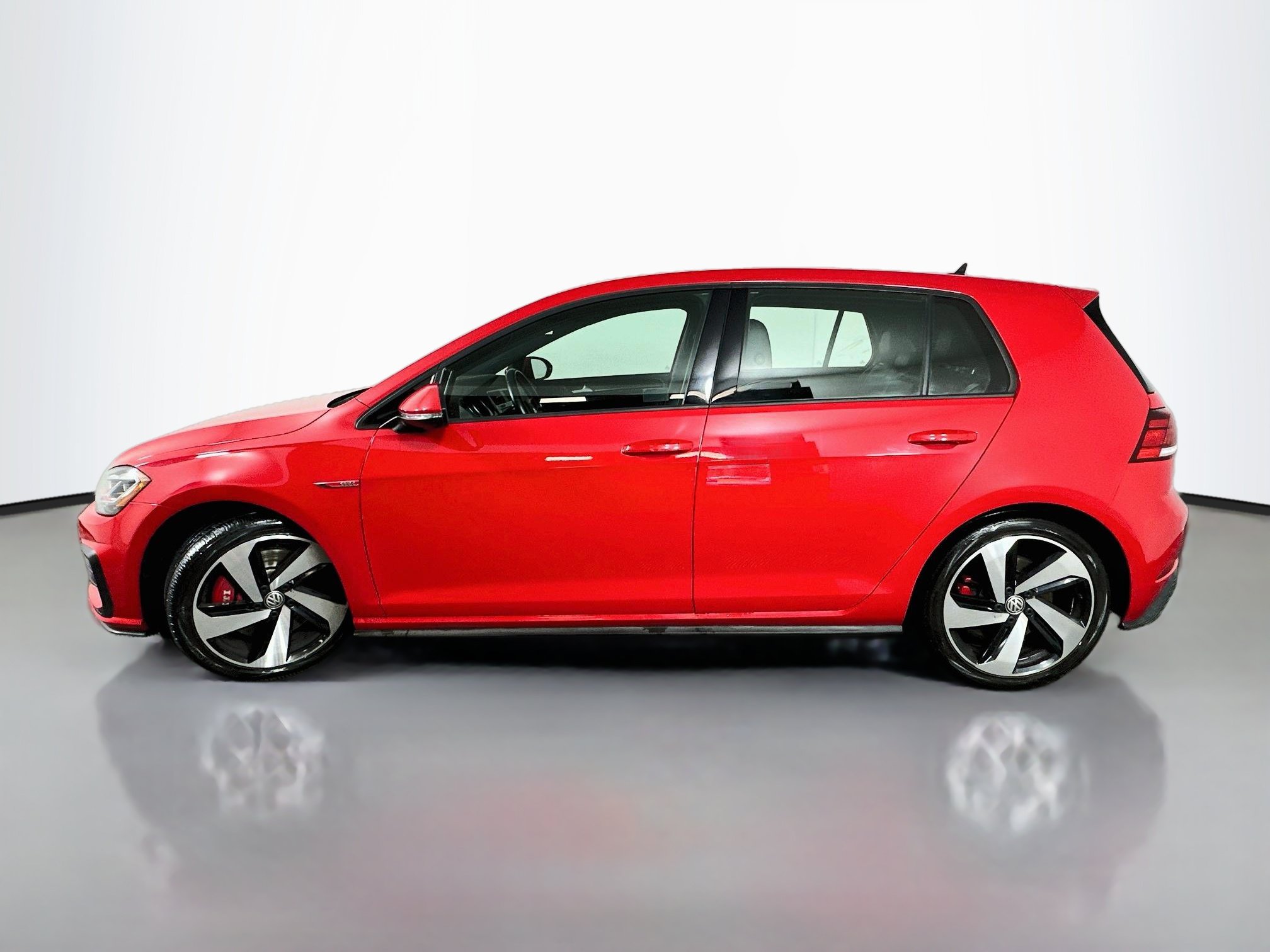 Used 2019 Volkswagen GTI SE FWD image 4