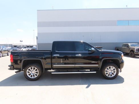 Used 2015 GMC Sierra 1500 Denali w/ Driver Alert Package AWD/4WD image 10