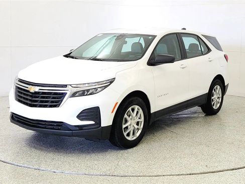Used 2024 Chevrolet Equinox LS FWD image 3