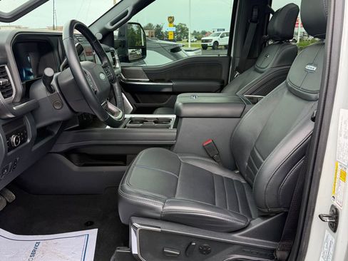 Used 2025 Ford F250 Platinum AWD/4WD image 11