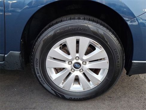 Used 2019 Subaru Outback 2.5i image 12