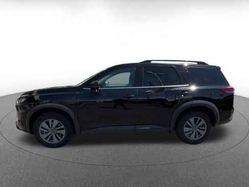 Used 2025 Nissan Pathfinder SV AWD/4WD image 9