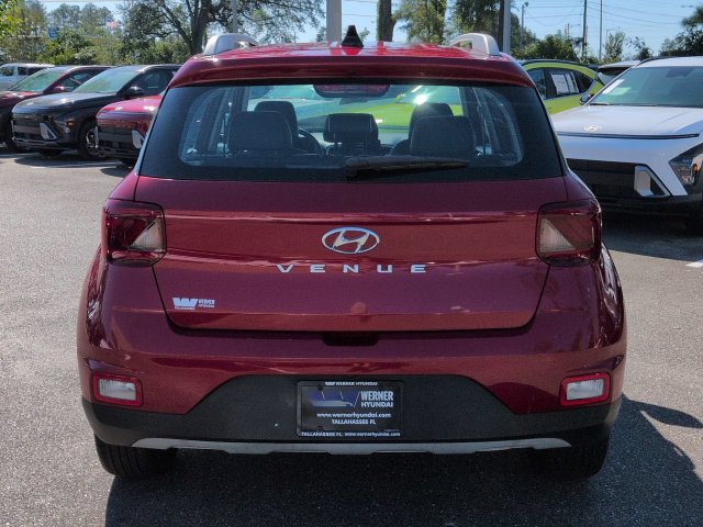 Used 2022 Hyundai Venue Limited FWD image 6