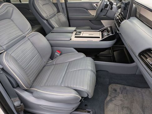 Used 2023 Lincoln Navigator Black Label image 22