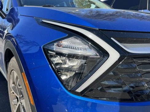 Used 2023 Kia Sportage EX image 9