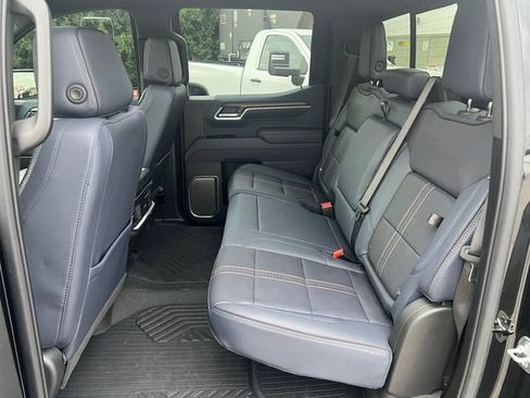 Used 2025 Chevrolet Silverado 1500 High Country w/ Technology Package AWD/4WD image 14