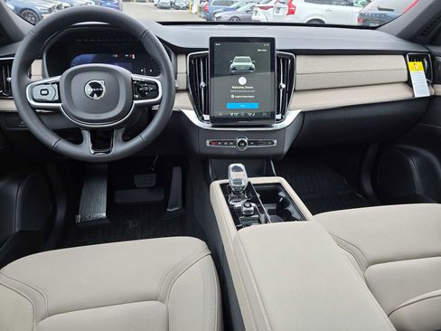 New 2026 Volvo XC90 B6 Plus w/ Protection Package Premier AWD/4WD image 20