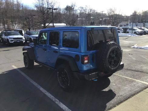Used 2023 Jeep Wrangler Unlimited w/ Sun & Screen Package image 5