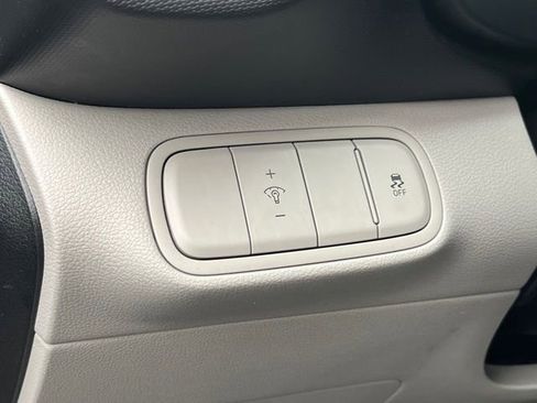 Used 2023 Hyundai Venue SEL w/ Cargo Package image 15