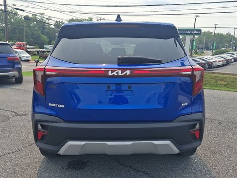 Used 2024 Kia Seltos LX AWD/4WD image 5