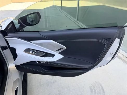 Used 2021 Chevrolet Corvette Stingray Premium Cpe w/ Z51 Performance Package RWD image 20