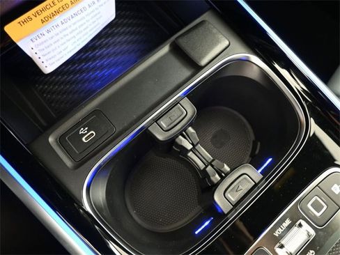 New 2026 Mercedes-Benz GLB 250 image 4