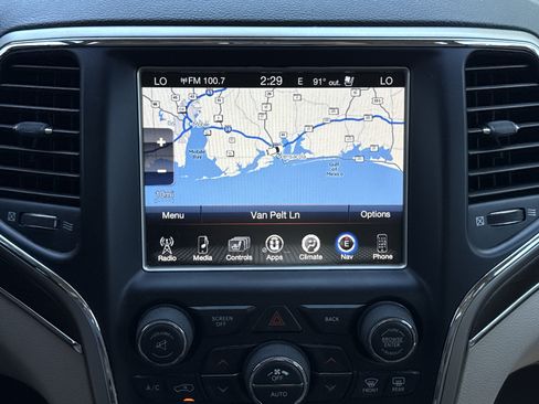 Used 2017 Jeep Grand Cherokee Limited w/ Luxury Group II image 17