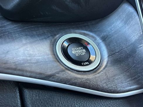 Used 2022 Jeep Grand Cherokee Limited image 27