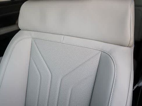Used 2025 Hyundai Santa Fe SEL FWD image 30