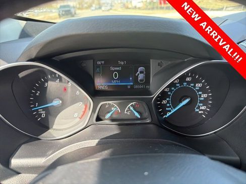 Used 2015 Ford Escape SE w/ SE Chrome Package image 9