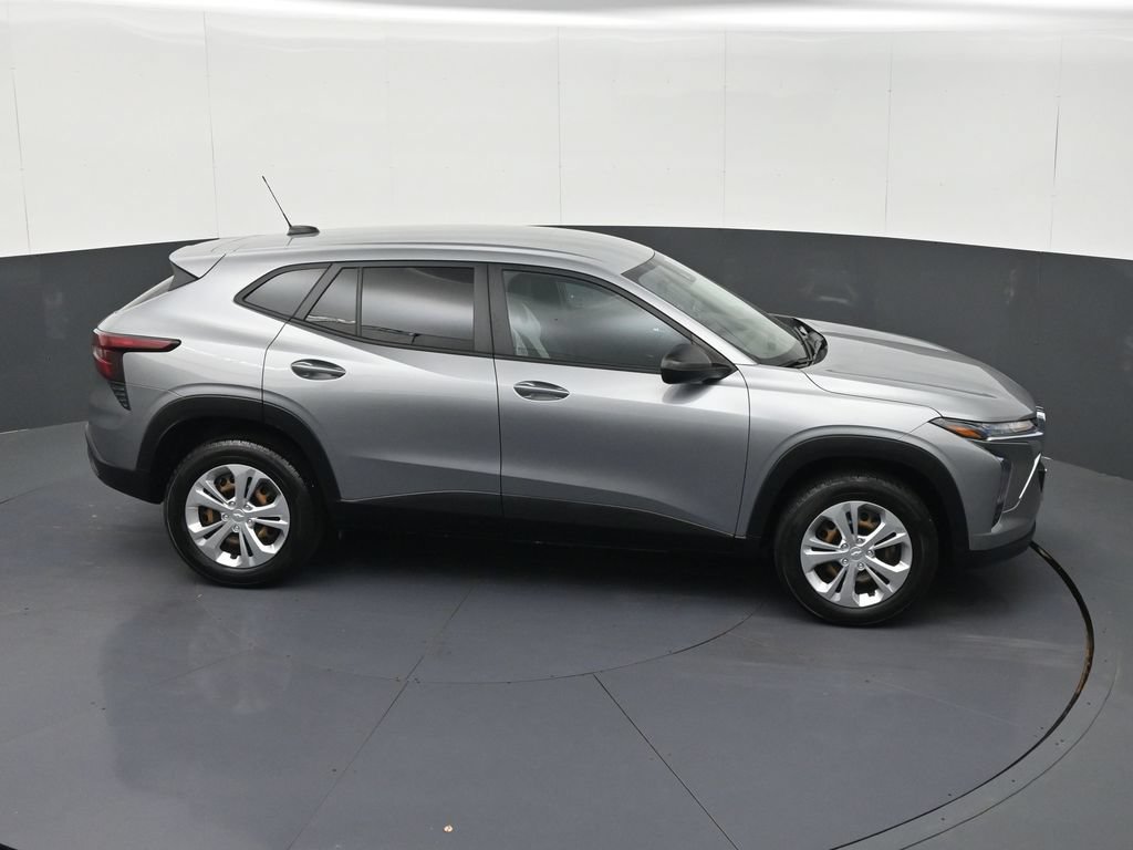 Certified 2024 Chevrolet Trax LS FWD image 27